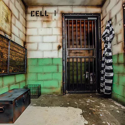 2 prison cells game.jpeg