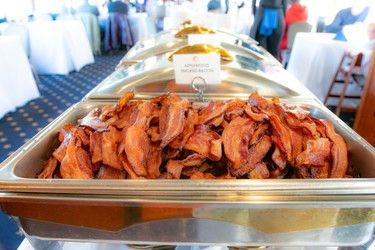 bacon in brunch buffet