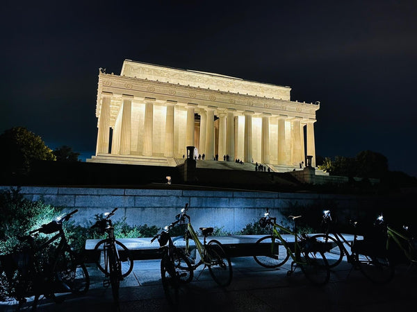 lincoln memorial at night.jpeg