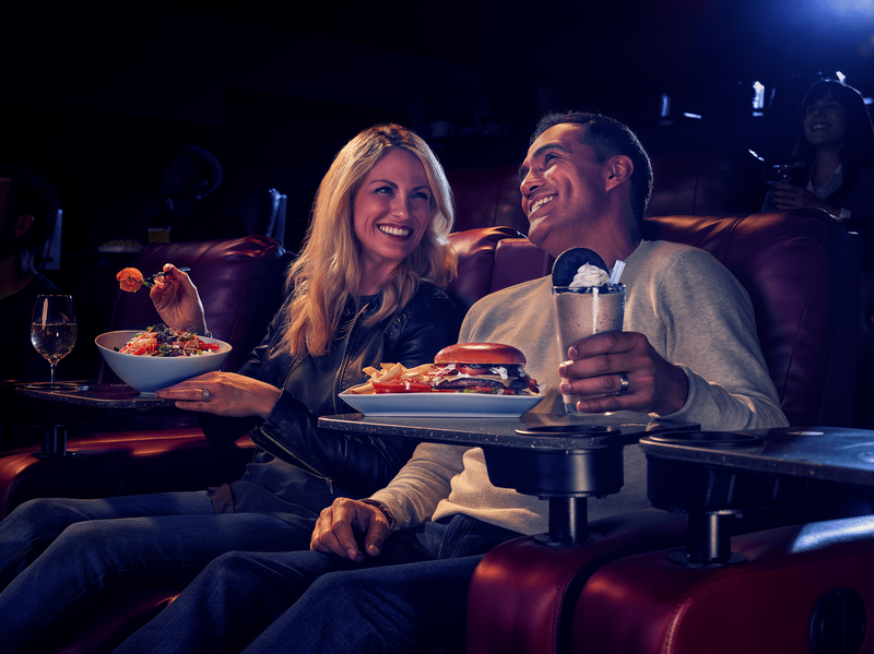 couple-eating-at-theater