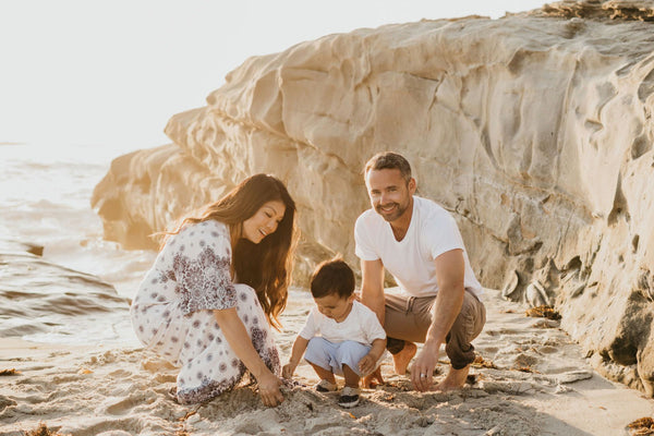 pregnany shoot on the beach