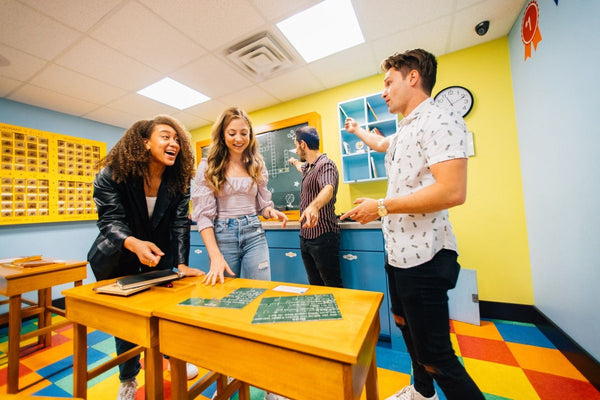 robing the surroundings of the table for vital escape room clues